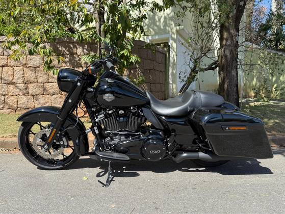 HARLEY-DAVIDSON ROAD KING SPECIAL 